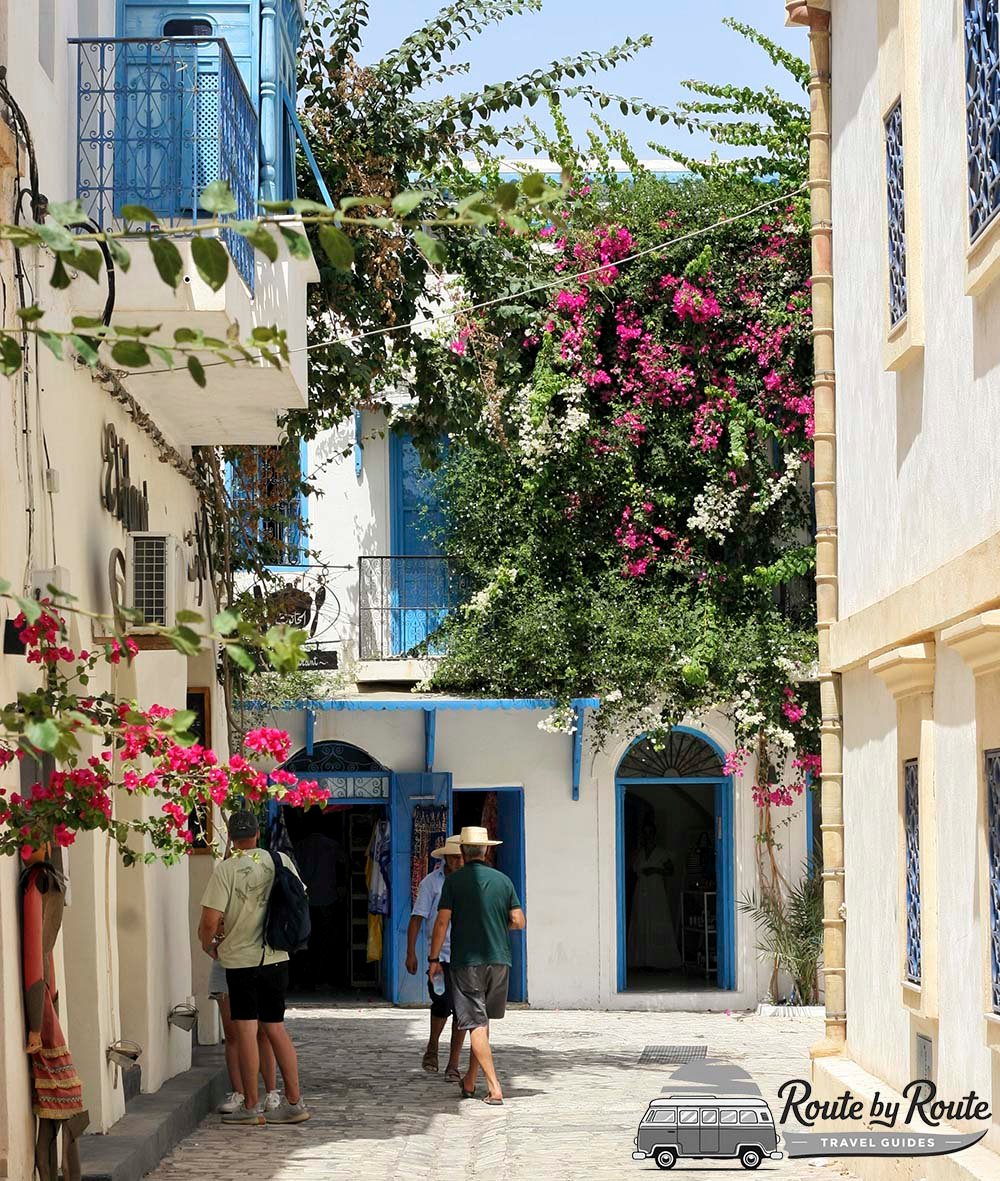 Mercados y zocos tradicionales llenos de artesanía en Houmt Souk, isla de Djerba