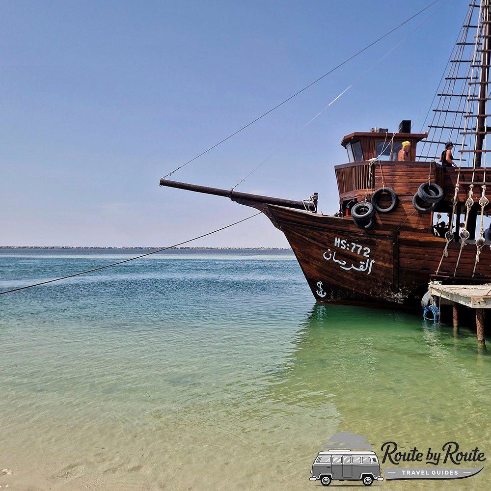 Animación y ambiente festivo a bordo del barco pirata Le Pirat en Djerba